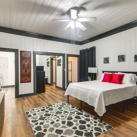 Modern Greenwood Studio Less Than 1 Mi To Downtown! Bagian luar foto