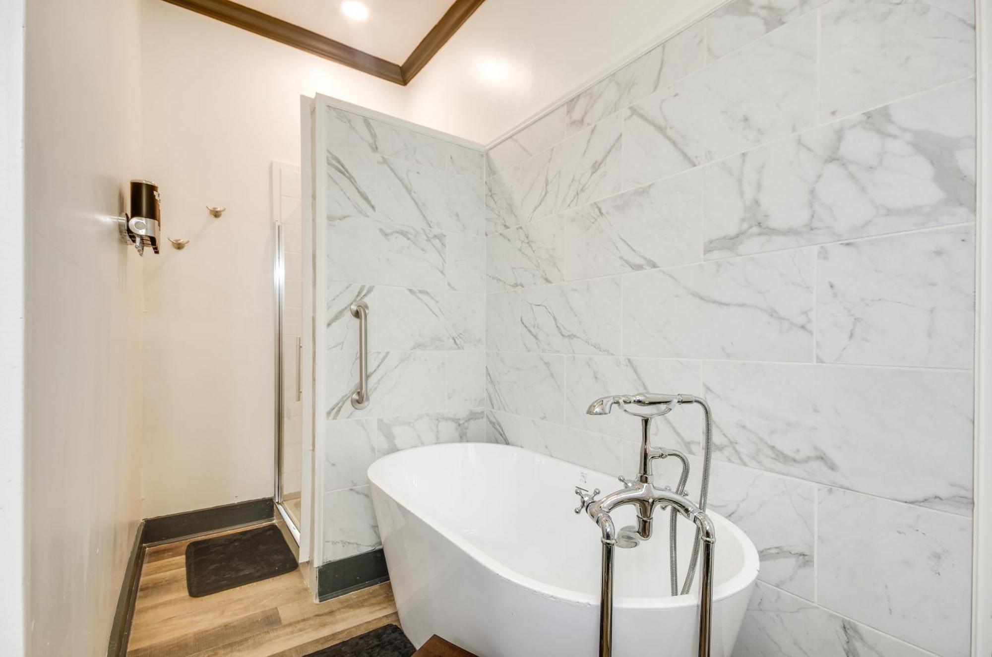 Modern Greenwood Studio Less Than 1 Mi To Downtown! Bagian luar foto