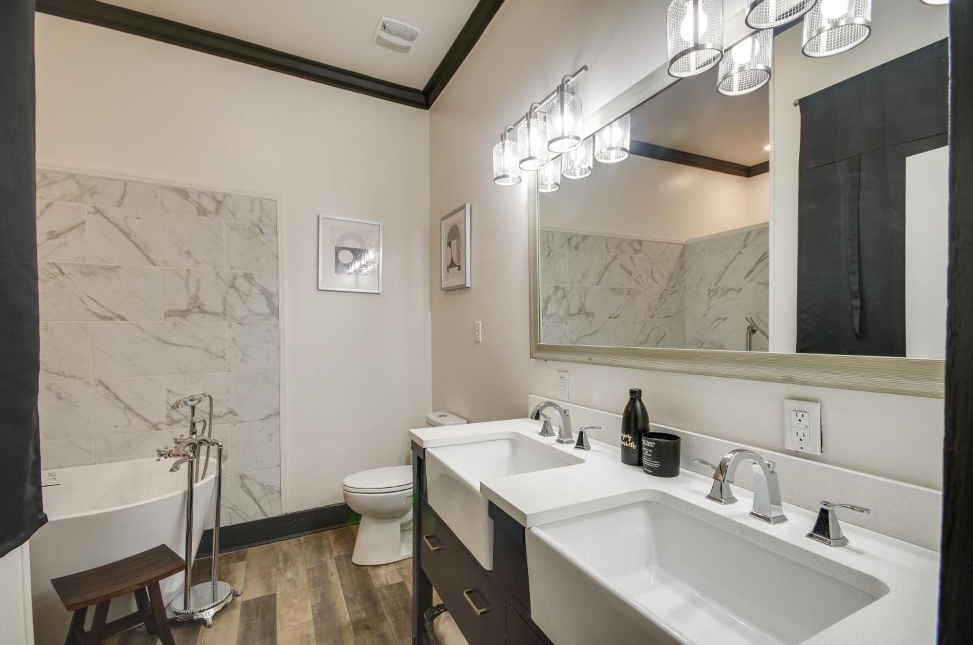 Modern Greenwood Studio Less Than 1 Mi To Downtown! Bagian luar foto