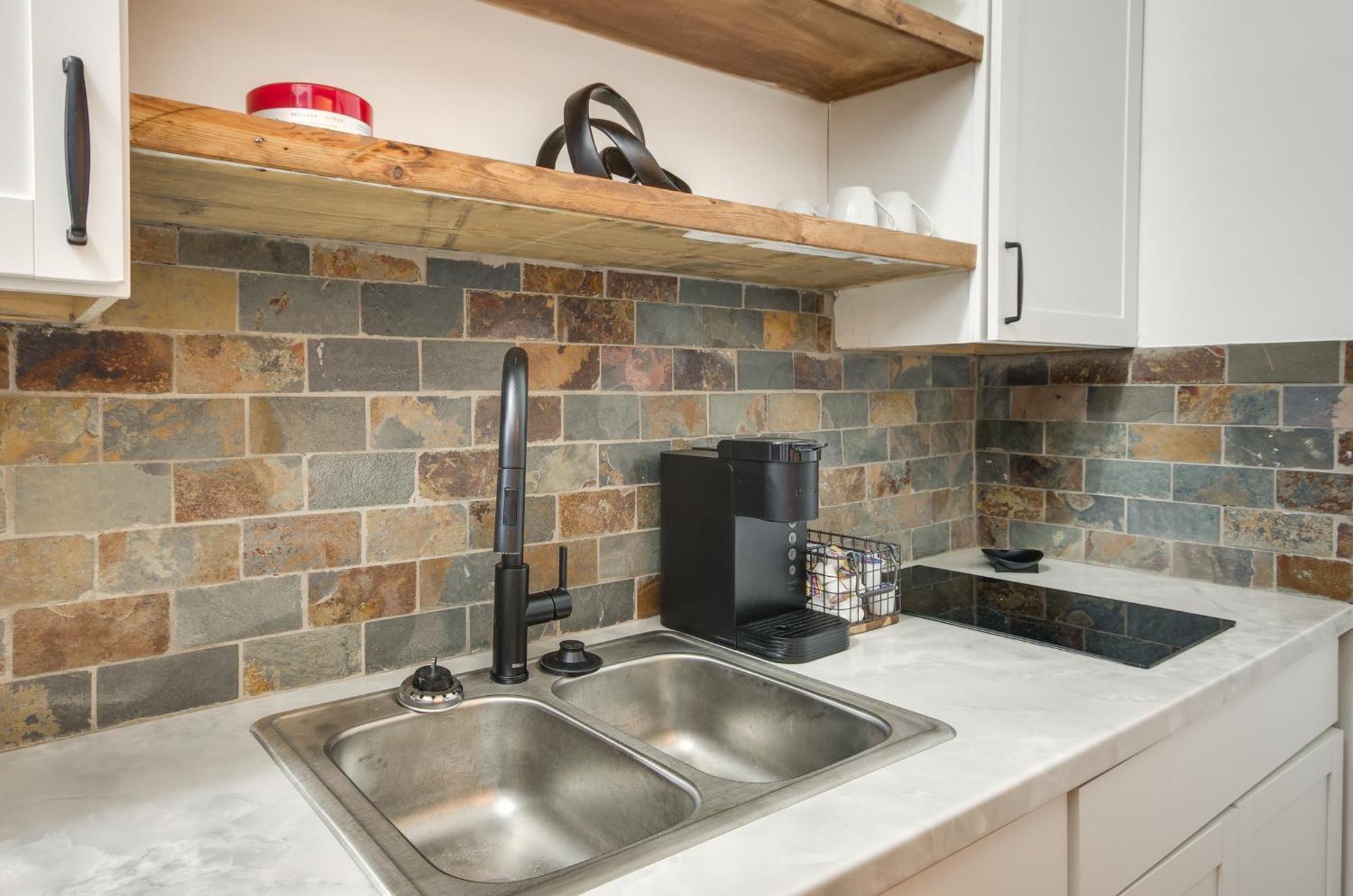 Modern Greenwood Studio Less Than 1 Mi To Downtown! Bagian luar foto